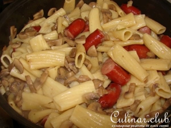 Макарошки с охотничьими колбасками и коньяком