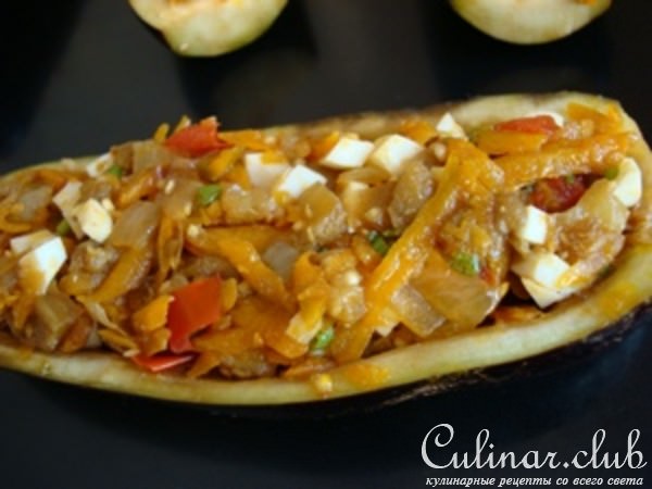 Баклажановые лодочки с морковкой