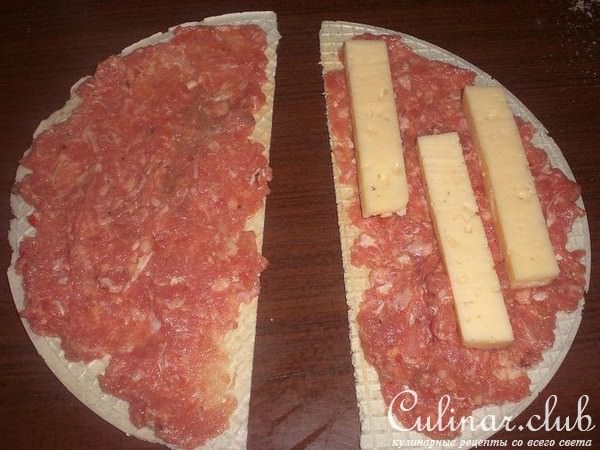 Чебуреки из вафель.