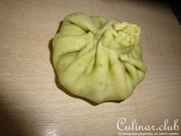 Зелёные пельмени с шампиньонами