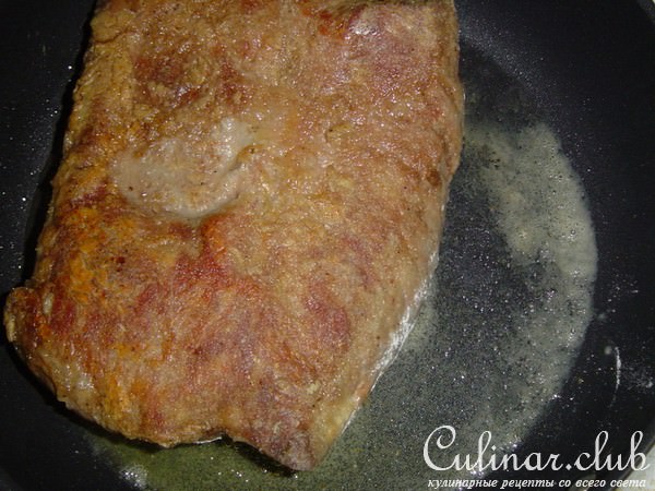 Говядина, тушеная с красным вином и клюквенным соусом