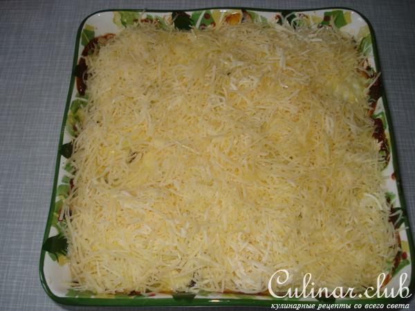 Курица под грибной шапкой