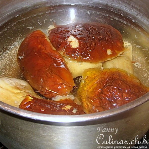 Фасоль, тушеная с грибами