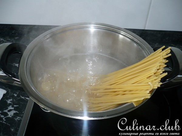 Spaghetti bolognese-Гнездышки