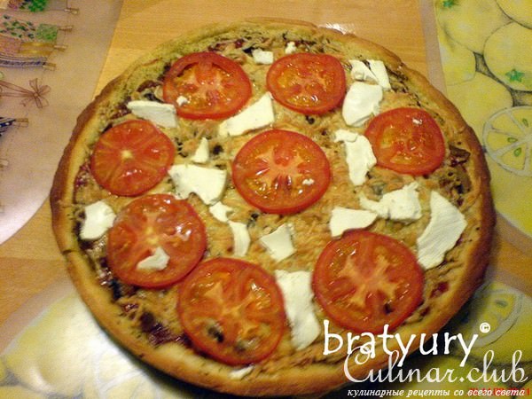 Pizza con funghi quasi margaret
