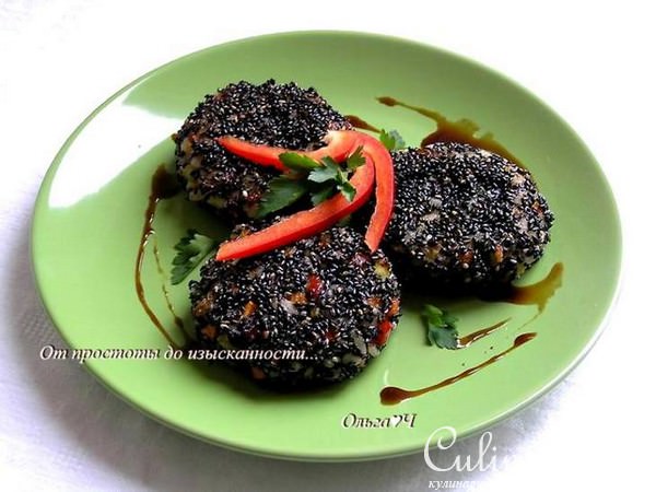 Рисовые котлетки с овощами в кунжутной панировке