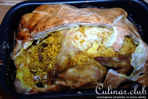 Цыпленок в слоенном тесте с рисом и грибами
