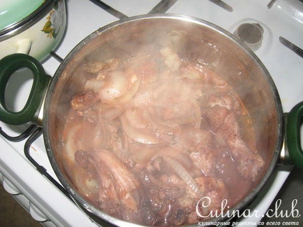 Курица, тушеная в вине и уксусе