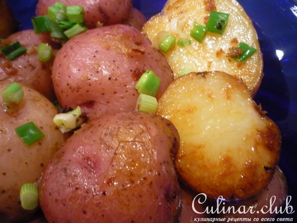 Картофель печёный с чесноком.