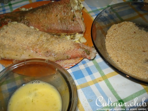 Морской окунь жареный с гарниром