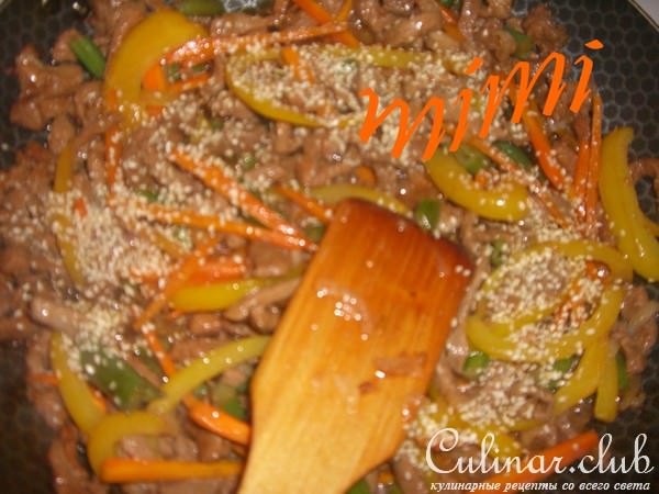 свининка с рисовой лапшой и овощами а-ля рюс