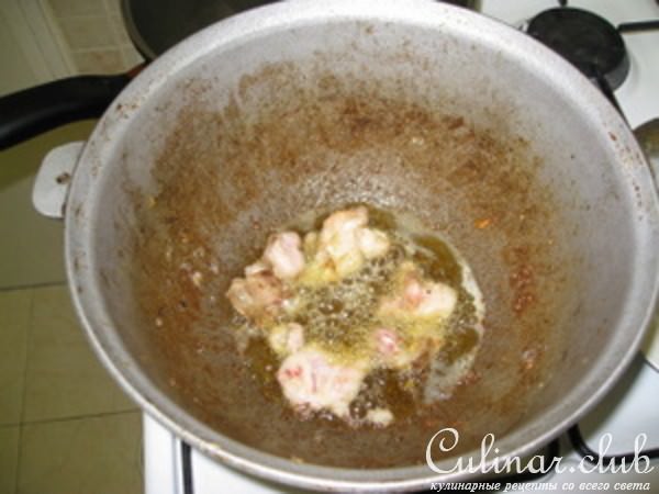 Баранина с луковой подливой.