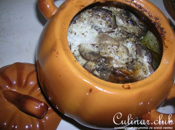 Кура с картошкой в горшочках