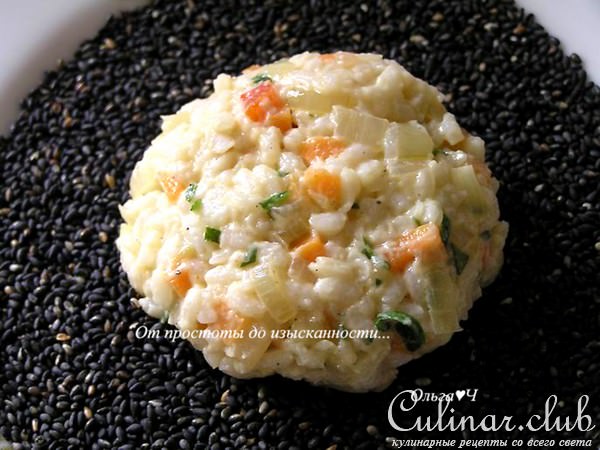 Рисовые котлетки с овощами в кунжутной панировке