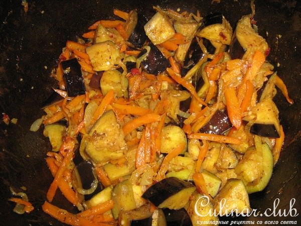 "Плов" с баклажанами и куриной грудкой.