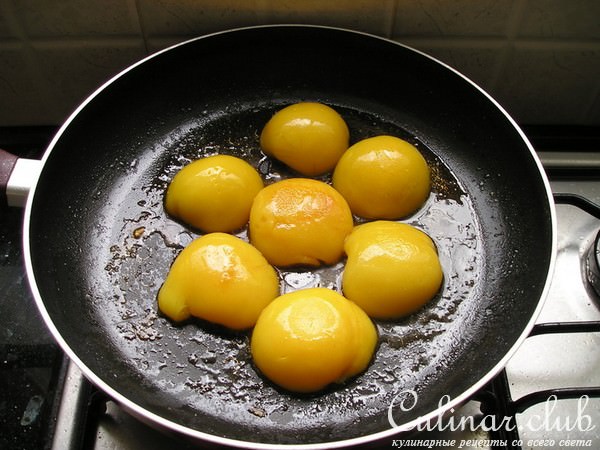 Куриная грудка с консервироваными персиками