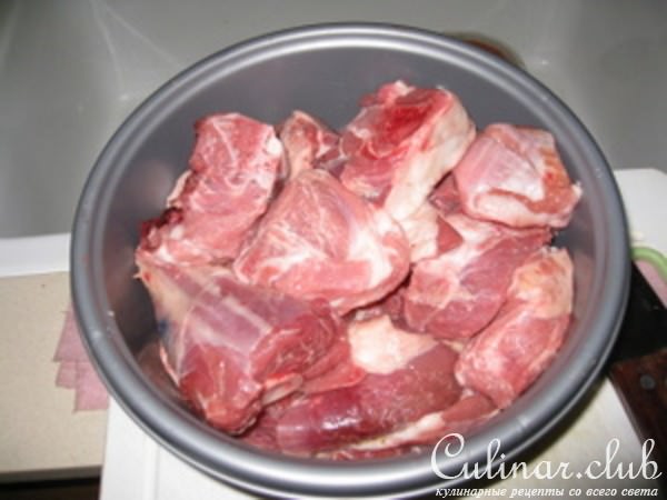 Баранина с луковой подливой.
