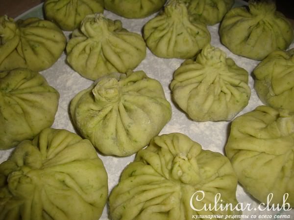 Зелёные пельмени с шампиньонами