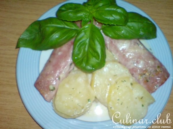 Запеканка из спаржи,ветчины и картофеля