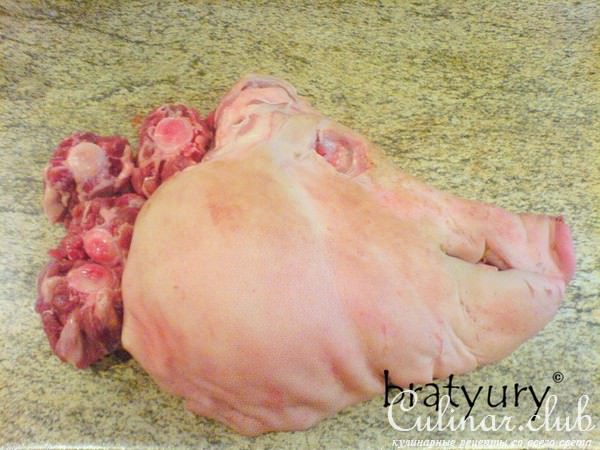 Типа холодец из свиной головы и говяжьего хвоста. Не винтажный и многословный рецепт для любителей