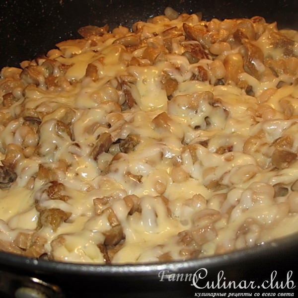 Фасоль, тушеная с грибами