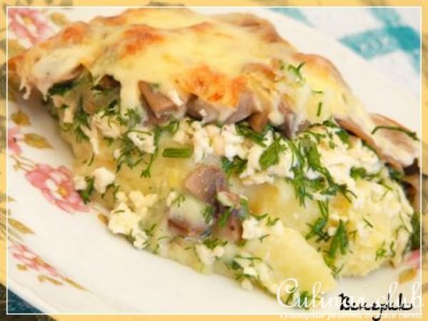 Картофельная запеканка с грибами, брынзой, сыром и укропом.