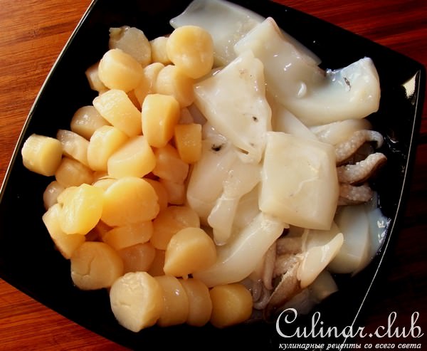 рис с морскими гребешками и каракатицей...