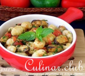 Gnocchi di patate alle cozze (    )