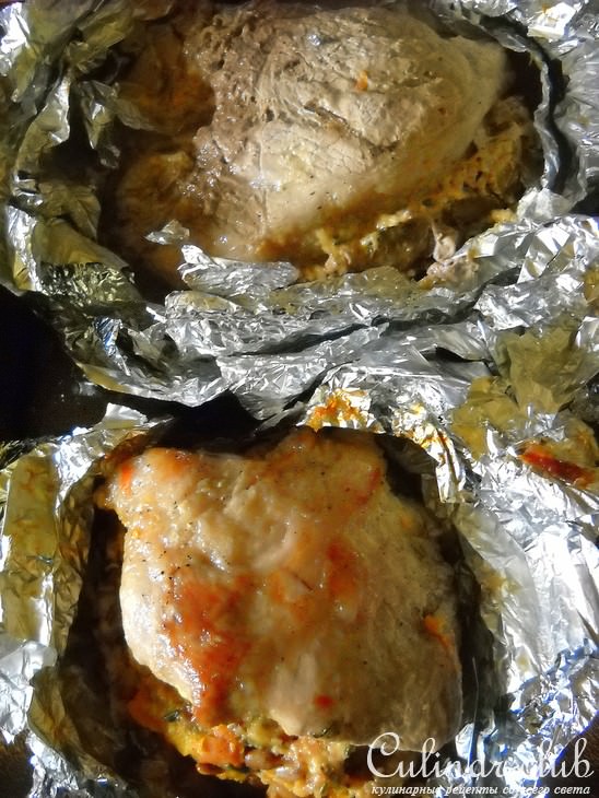 Свинина маринованная запеченная с двумя видами начинки.