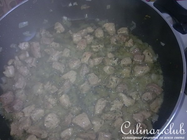 Мясо в горшочках
