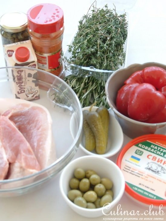 Домашние колбаски с оливками, корнишонами, каперсами и болгарским перцем