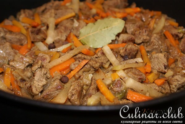 Азу с редькой и солёными огурцами