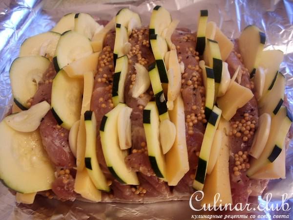 Гармошка пикантная из маринованной свинины.