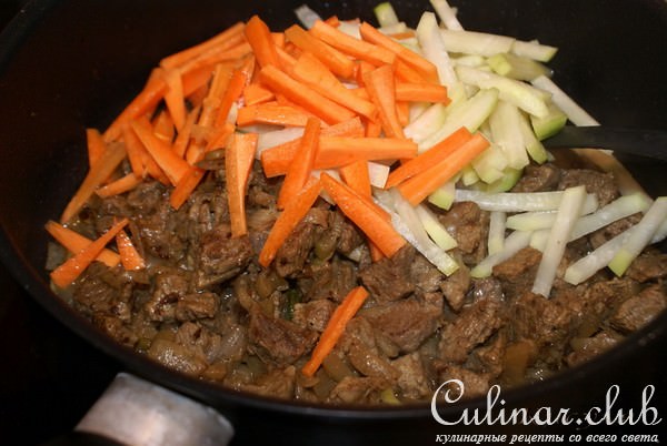 Азу с редькой и солёными огурцами