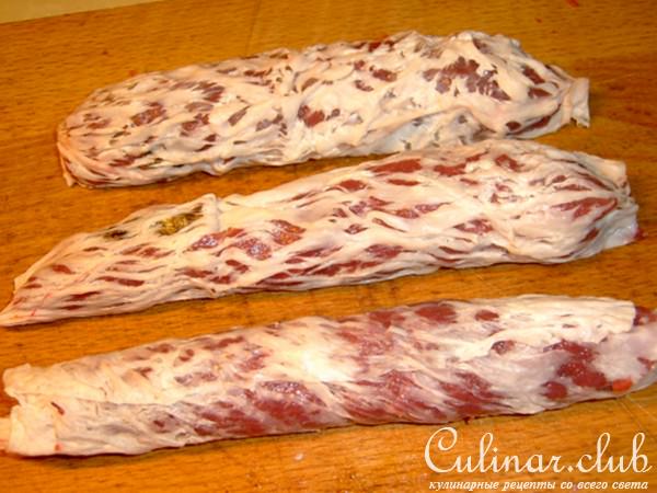 Телячьи рулетики в сальнике (Дуэль)