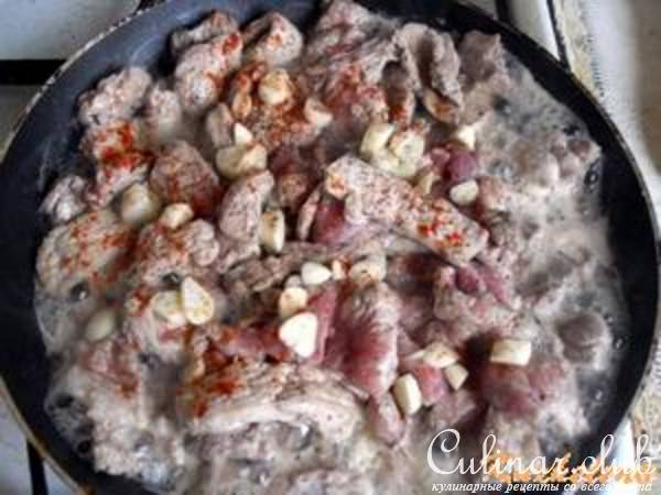 Свинина в пиве с овощами и ананасом
