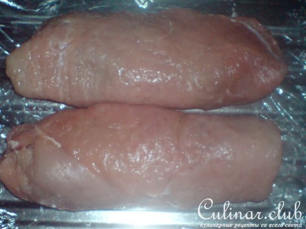 Рулетики из мяса с яблоками и черносливом