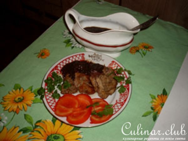 Свинина духовая под соусом.