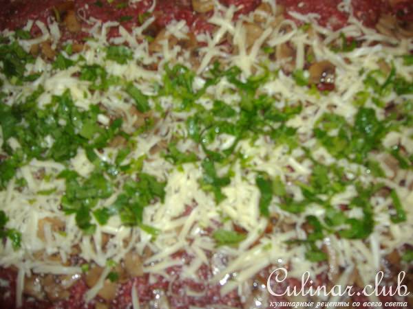 Рулет мясной с грибами