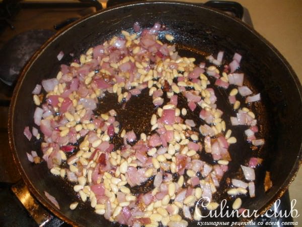 Тимбаль из баклажанов с начинкой из мяса и риса с кедровыми орешками