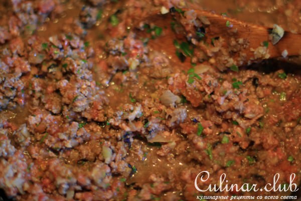 Мусака с говядиной, баклажанами и классическим соусом "Бешамель"