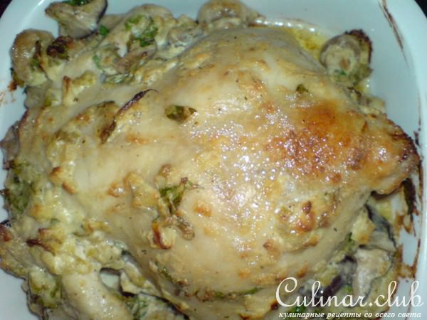 Цыплёнок по-домашнему,с маринованными грибами и сметаной