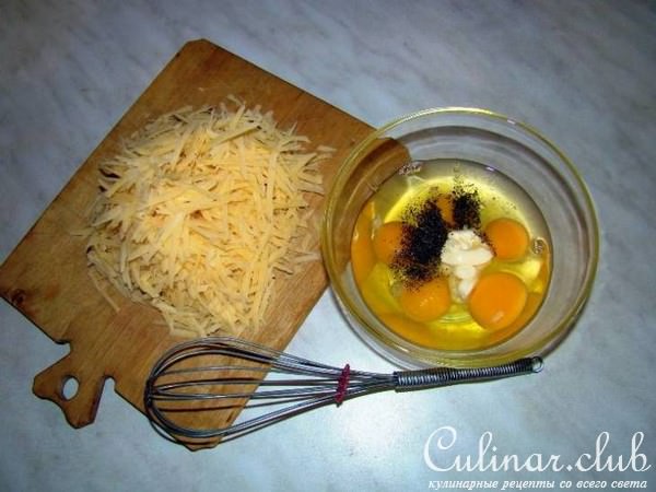 Рулет из курицы с сыром и шпинатом