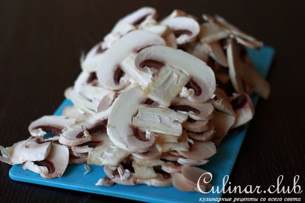 Стир-фрай из курицы с грибами и сладким перцем