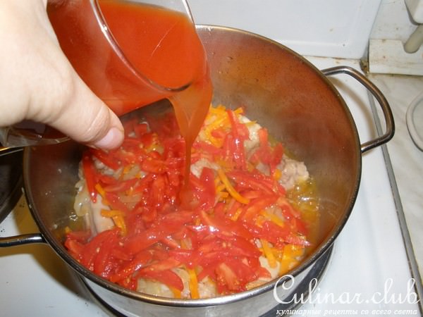 Тушеная курочка в овощах.