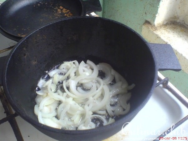 Курица, тушенная с овощами и рисом