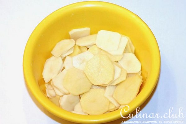 Курочка с картофельной запеканкой и укропом