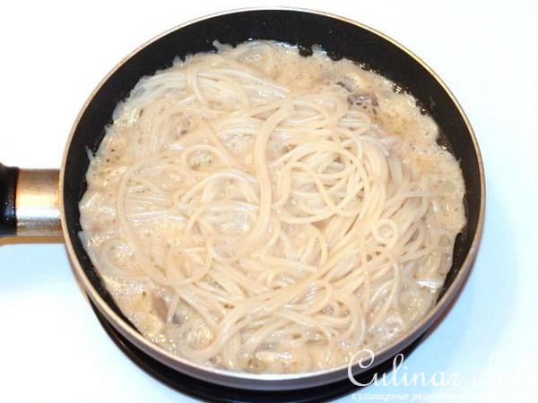 Спагетти с нежной курочкой и сливочным соусом