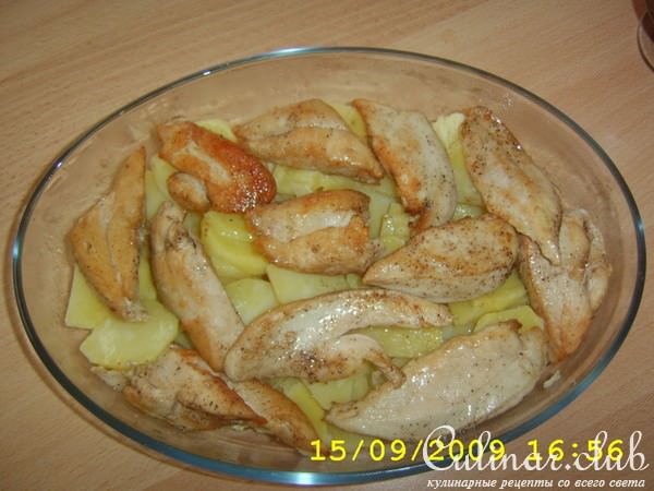 Куриная грудинка на картофельной подушке и под грибным покрывалом