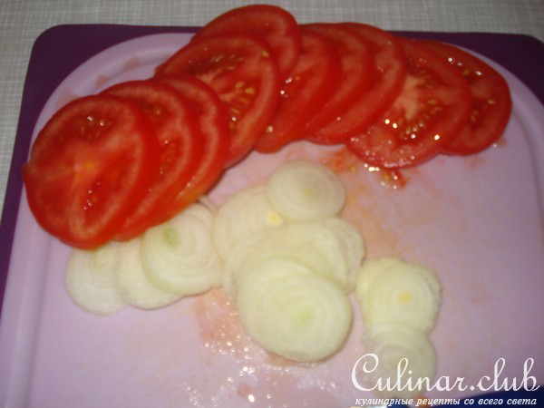 Камбала под овощами